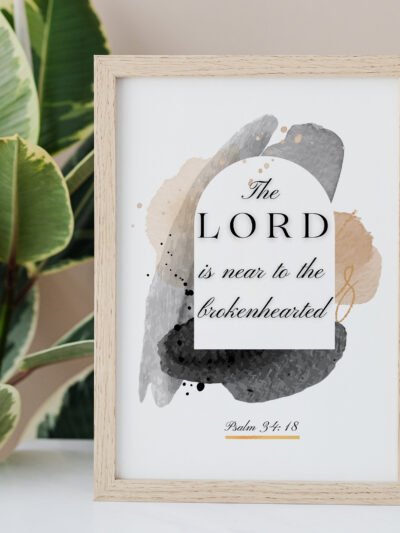 Psalm 34 Wall Art in a beigre frame, palm leaves next to it